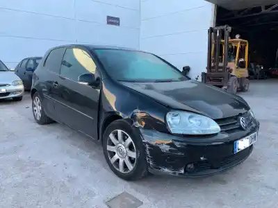 Veículo de Sucata VOLKSWAGEN GOLF V BERLINA (1K1) 1.9 TDI do ano 2005 alimentado BKC