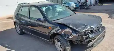 Veículo de Sucata VOLKSWAGEN GOLF IV BERLINA (1J1) 1.6 do ano 1998 alimentado AKL