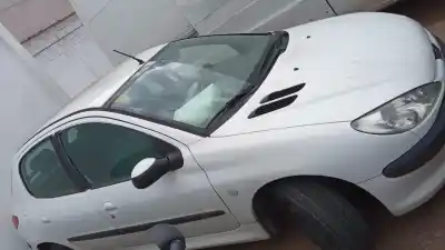 Scrapping Vehicle PEUGEOT 206 FASTBACK (2A/C) 1.4 HDi eco 70 of the year 2004 powered 8HX