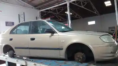 Veículo de Sucata hyundai accent (lc) crdi gl do ano 2003 alimentado d3ea