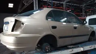 Veículo de Sucata hyundai accent (lc) crdi gl do ano 2003 alimentado d3ea