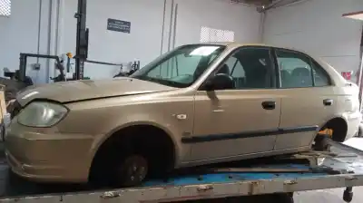 Veículo de Sucata hyundai accent (lc) crdi gl do ano 2003 alimentado d3ea