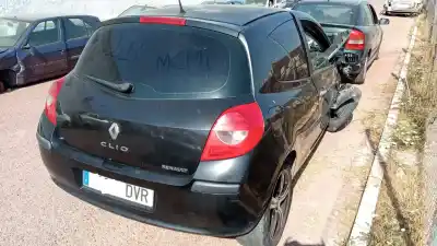 Veicolo di demolizione renault clio iii confort dynamique dell'anno 2006 alimentato k9k764