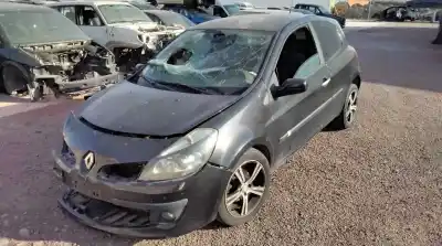 Veicolo di demolizione renault clio iii confort dynamique dell'anno 2006 alimentato k9k764