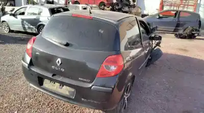 Veicolo di demolizione renault clio iii confort dynamique dell'anno 2006 alimentato k9k764