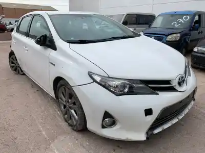 Veículo de Sucata toyota auris (e18) toyota auris do ano 2014 alimentado 2zr