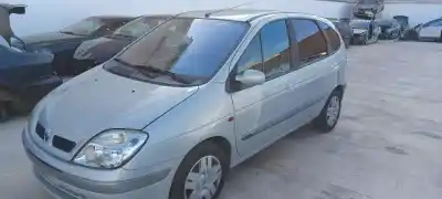 Scrapping Vehicle renault   of the year 2002 powered k4m700