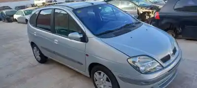 Scrapping Vehicle renault   of the year 2002 powered k4m700