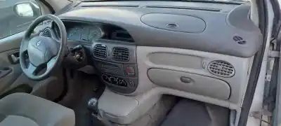 Scrapping Vehicle renault   of the year 2002 powered k4m700