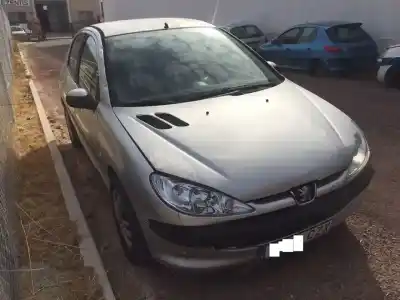Scrapping Vehicle peugeot 206 fastback (2a/c) 1.4 hdi eco 70 of the year 2004 powered 8hx