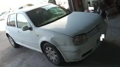 Veículo de Sucata volkswagen golf iv berlina (1j1) 1.6 do ano 1999 alimentado akl