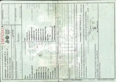 Veículo de Sucata VOLKSWAGEN GOLF IV BERLINA (1J1) 1.6 do ano 1999 alimentado AKL