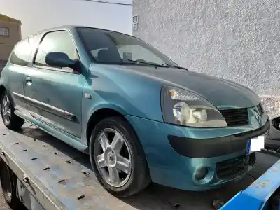 Veículo de Sucata renault clio ii (bb_, cb_) 1.4 16v (b/cb0p, bb13) do ano 2005 alimentado k4j710