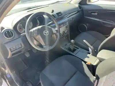 Véhicule à la ferraille mazda 3 berlina (bk) y6 de l'année 2007 alimenté y6