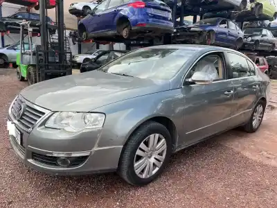 Veículo de Sucata volkswagen passat berlina (3c2) highline do ano 0 alimentado bkp