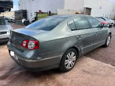 Veículo de Sucata volkswagen passat berlina (3c2) highline do ano 0 alimentado bkp