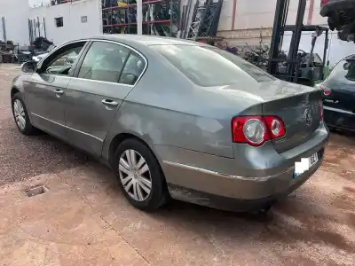 Veículo de Sucata VOLKSWAGEN PASSAT BERLINA (3C2) Highline do ano 0 alimentado BKP