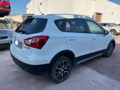 Veículo de Sucata suzuki sx4 club do ano 0 alimentado d16aa