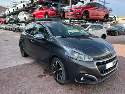Veicolo di demolizione peugeot 208 tech edition dell'anno 0 alimentato hm05