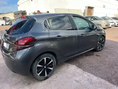 Veicolo di demolizione peugeot 208 tech edition dell'anno 0 alimentato hm05
