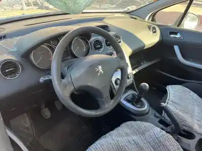 Veículo de Sucata peugeot 308 confort do ano 2009 alimentado 9hx