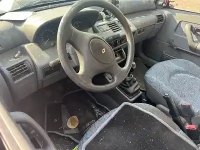 Sloopvoertuig renault                                            clio i fase i+ii (b/c57)                                                                                                                                                                                                                                   clio 1.8 g                                                                                                                                                                                                                                                 van het jaar 0 aangedreven df7