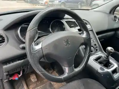 Veículo de Sucata peugeot 5008 style do ano 0 alimentado 9h05