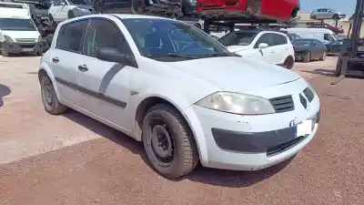 Véhicule à la ferraille RENAULT MEGANE II  de l'année 0 alimenté K9K722