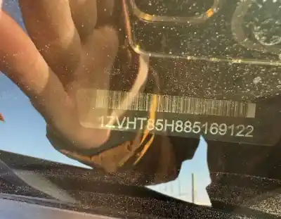 Здавання транспортного засобу ford mustang 4.6 i 304 cv року 0 потужний 8r3z6007c