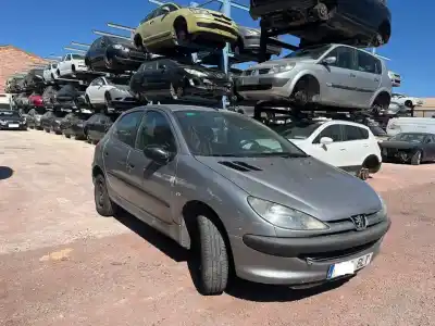 Veículo de Sucata peugeot 206 berlina x-line do ano 0 alimentado kfw