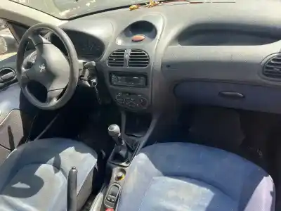 Veículo de Sucata peugeot 206 berlina x-line do ano 0 alimentado kfw