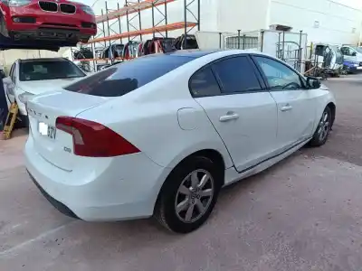 Verschrottungsfahrzeug VOLVO S60 II (134)  des Jahres 0 angetrieben D5204T2