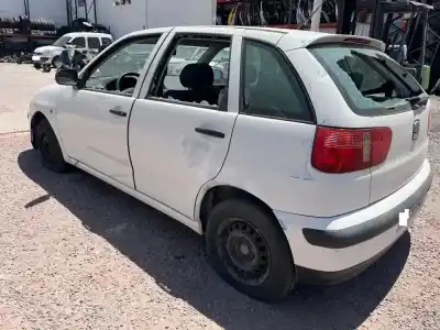 Veicolo di demolizione SEAT IBIZA II (6K1)  dell'anno 2001 alimentato AUD