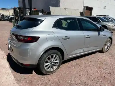 Veículo de Sucata renault megane iv berlina do ano 0 alimentado h5f408