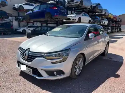 Veículo de Sucata renault megane iv berlina do ano 0 alimentado h5f408