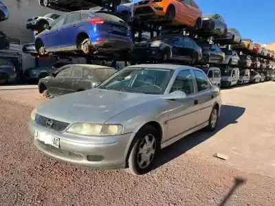 Scrapping Vehicle OPEL VECTRA B BERLINA Básico (1999->) of the year 0 powered X18XE1