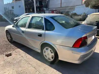Здавання транспортного засобу opel vectra b berlina básico (1999->) року 0 потужний x18xe1