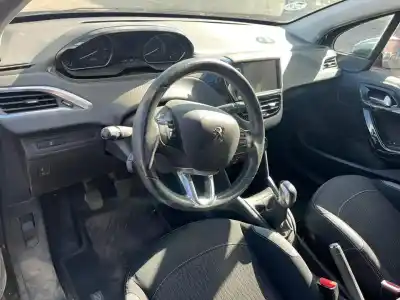 Hurda Aracı peugeot 208 style yılın 0 güçlü 