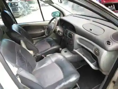 Scrapping Vehicle renault scenic (ja..) k4m a7 of the year 2002 powered k4m