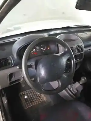 Scrapping Vehicle renault clio ii fase i (b/cb0) f8q630 of the year 1998 powered f8q630