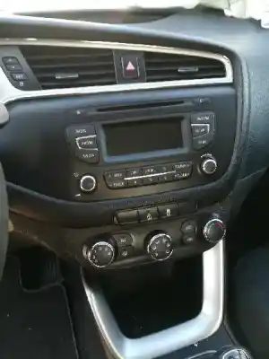 Здавання транспортного засобу kia ceed (jd) d4fc року 2017 потужний d4fc