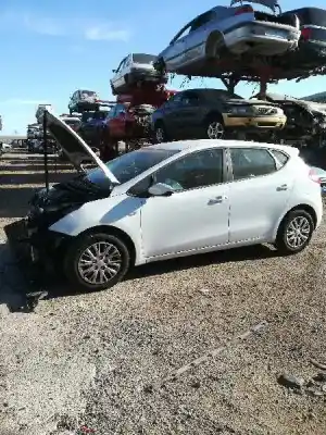 Здавання транспортного засобу kia ceed (jd) d4fc року 2017 потужний d4fc