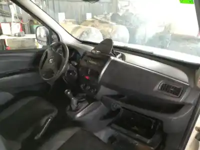 Здавання транспортного засобу opel combo d a13fd року 2015 потужний a13fd