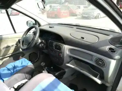 Здавання транспортного засобу renault megane i scenic (ja0) f9q k7 року 2001 потужний f9q k7