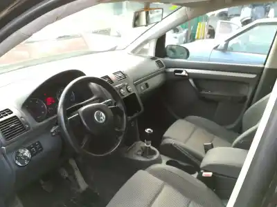 Здавання транспортного засобу volkswagen touran (1t1) azv року 2004 потужний azv