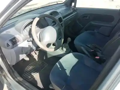 Verschrottungsfahrzeug renault                                            clio ii fase ii (b/cb0)                                                                                                                                                                                                                                    g-d7f g7 des jahres 1998 angetrieben d7f