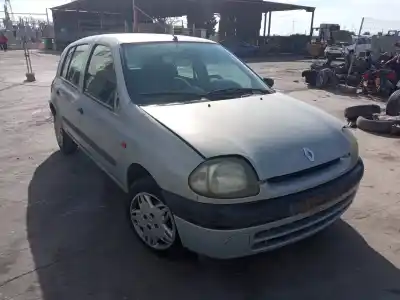 Verschrottungsfahrzeug renault                                            clio ii fase ii (b/cb0)                                                                                                                                                                                                                                    g-d7f g7 des jahres 1998 angetrieben d7f