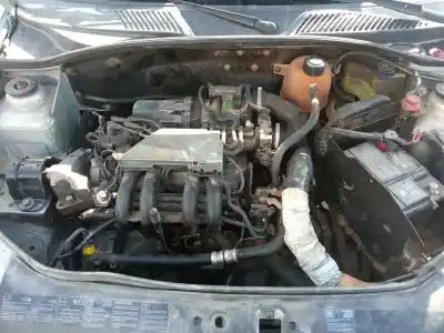 Verschrottungsfahrzeug renault                                            clio ii fase ii (b/cb0)                                                                                                                                                                                                                                    g-d7f g7 des jahres 1998 angetrieben d7f