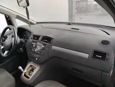 Здавання транспортного засобу ford focus c-max (cap) g6da року 2004 потужний g6da