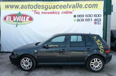 Veicolo di demolizione VOLKSWAGEN GOLF IV BERLINA (1J1)  dell'anno 2002 alimentato ASV